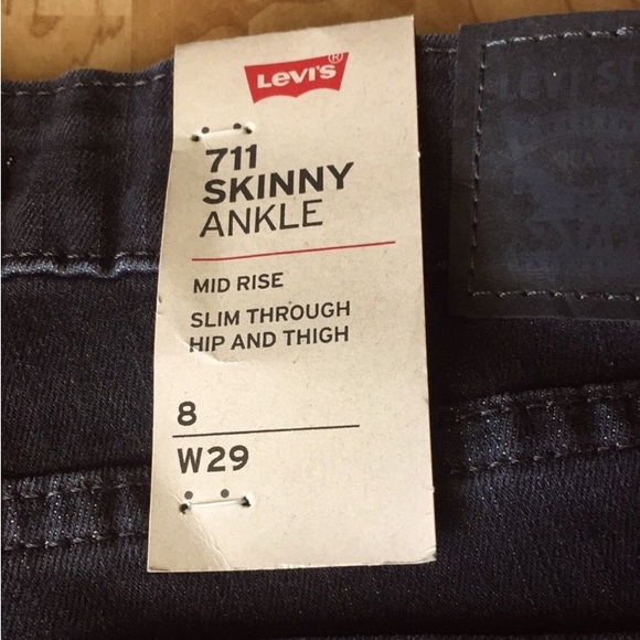 Levi’s 711 Skinny Ankle Jeans - Picture 6 of 10